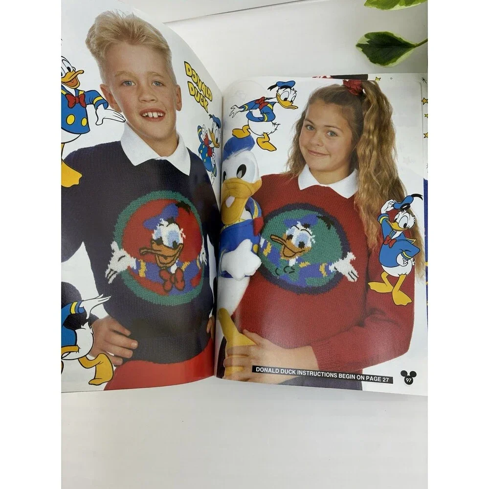 Disney Knitting Pattern Book Fun Knits Mickey Donald New Idea Age 3-12 years